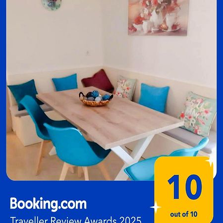 Central Apartment Near The Beach With Huge Private Terrace Loutráki Zewnętrze zdjęcie