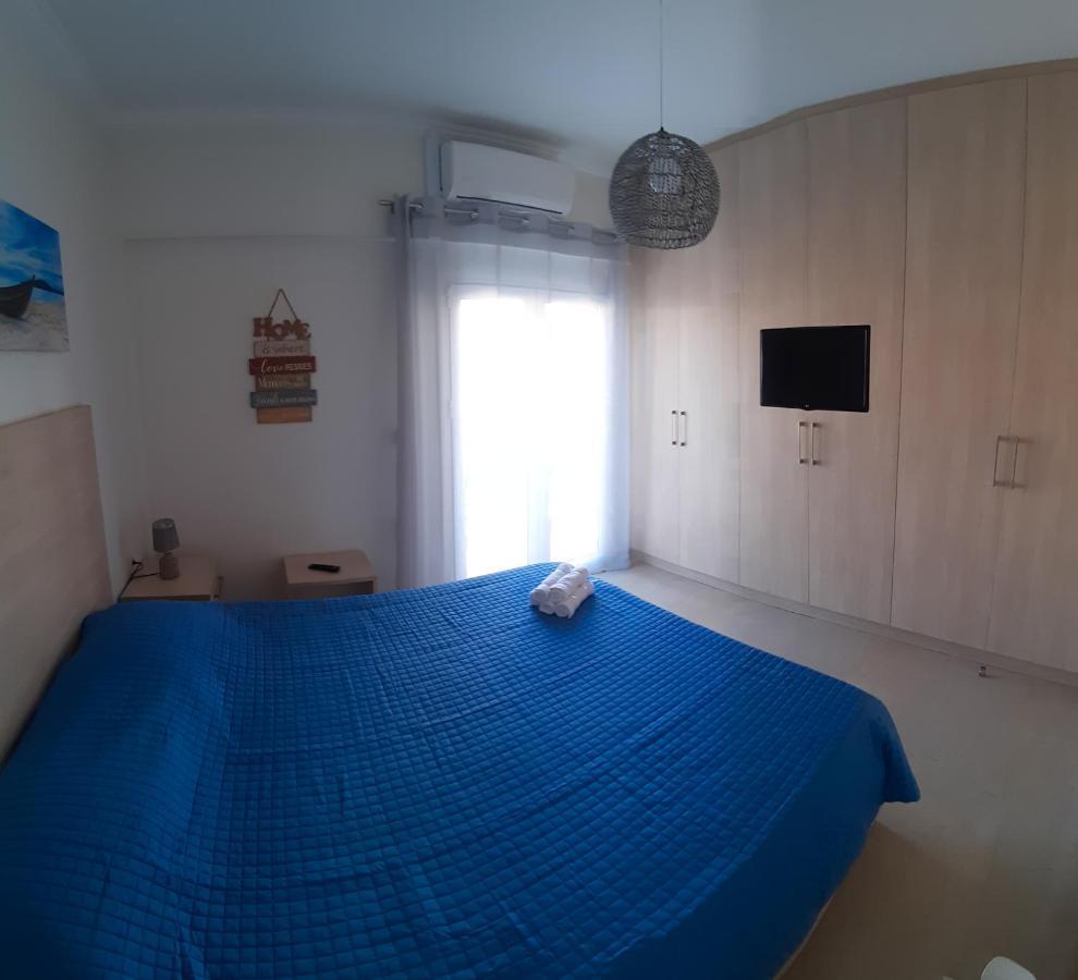 Central Apartment Near The Beach With Huge Private Terrace Loutráki Zewnętrze zdjęcie